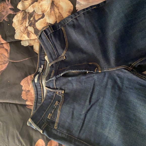Size 8 Old Navy Rockstar Jeans - Picture 3 of 4